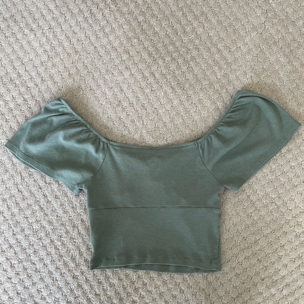 AE Bundle Cinched Front Flutter Sleeve & Ribbed Tank Crop Tops Sage Green XS - Picture 5 of 12